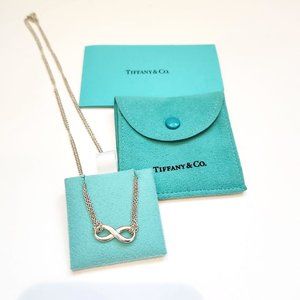 TIFFANY & CO - Infinity Necklace